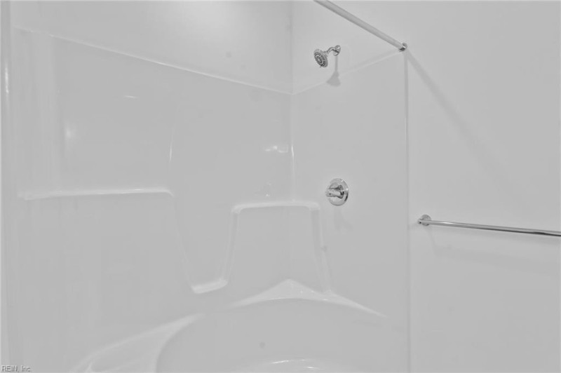 Photo 14 of 22 residential for sale in Chesapeake virginia