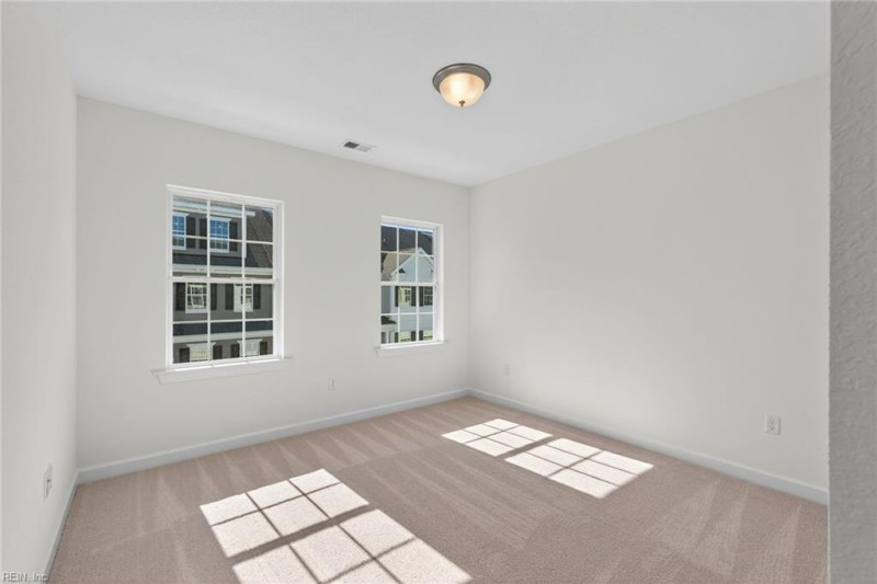 Photo 17 of 22 residential for sale in Chesapeake virginia