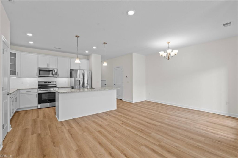 Photo 7 of 22 residential for sale in Chesapeake virginia