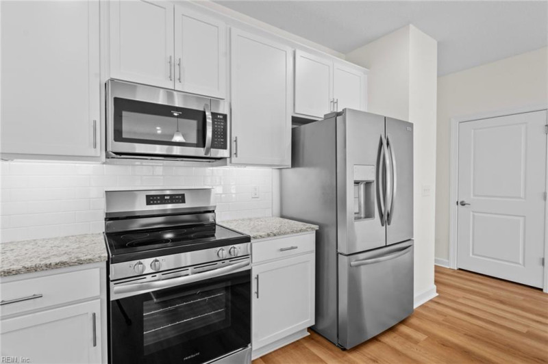 Photo 9 of 22 residential for sale in Chesapeake virginia