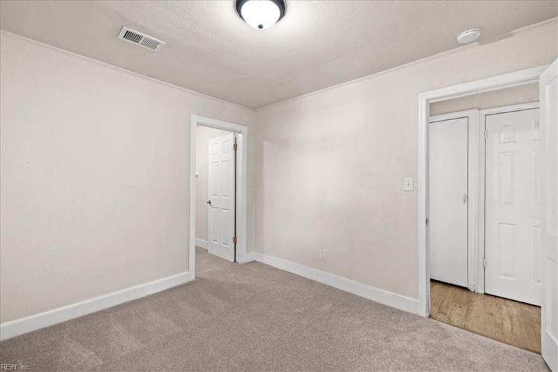 Photo 17 of 26 residential for sale in Norfolk virginia