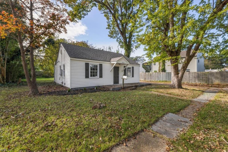 Photo 2 of 26 residential for sale in Norfolk virginia