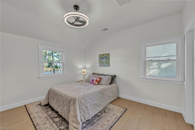 Photo 13 of 34 residential for sale in Norfolk virginia