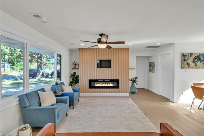 Photo 8 of 34 residential for sale in Norfolk virginia