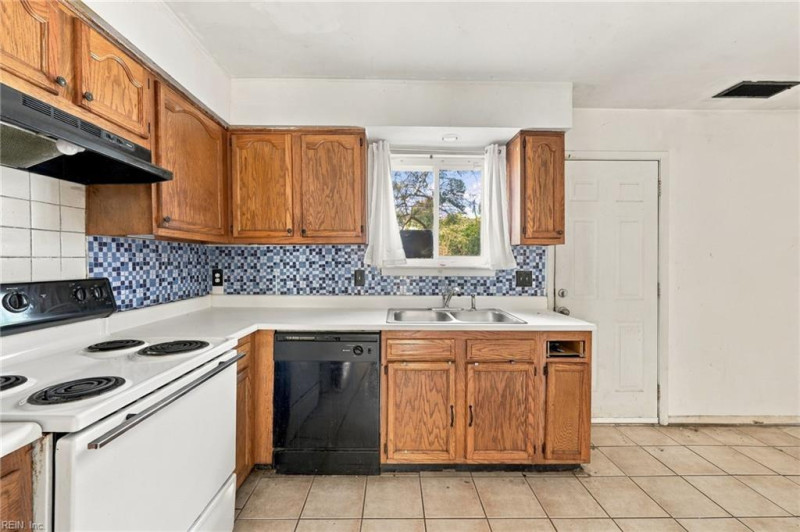 Photo 8 of 36 residential for sale in Virginia Beach virginia Photo 8 of 36 residential for sale in Virginia Beach virginia