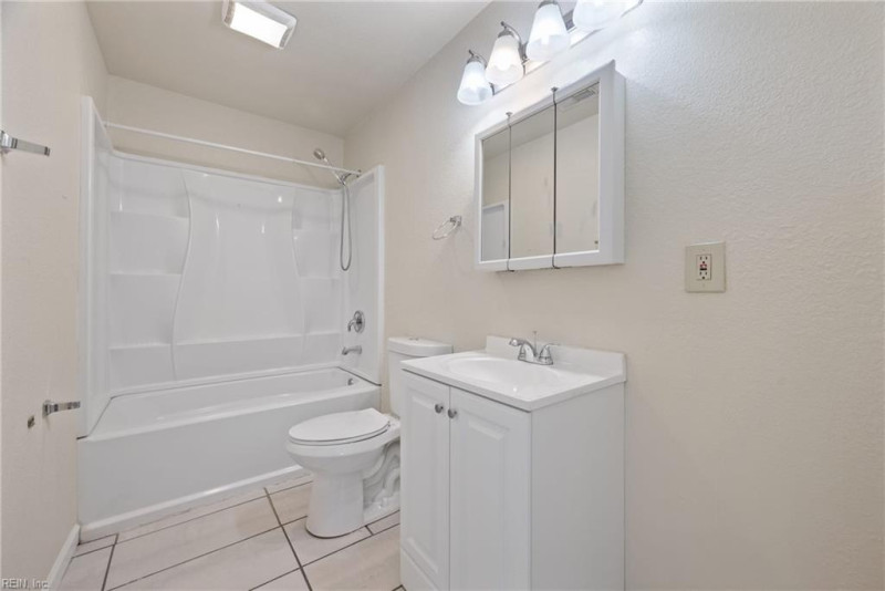 Photo 13 of 20 residential for sale in Hampton virginia