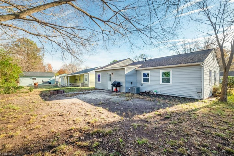 Photo 18 of 20 residential for sale in Hampton virginia
