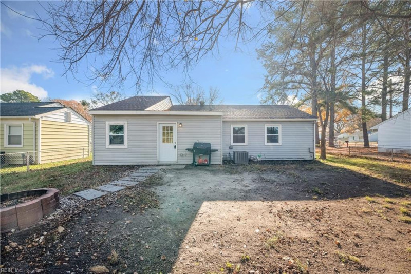 Photo 19 of 20 residential for sale in Hampton virginia