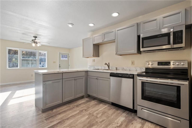 Photo 9 of 20 residential for sale in Hampton virginia