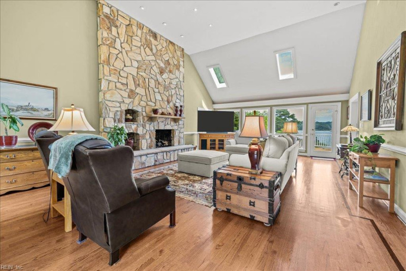 Photo 12 of 50 residential for sale in Virginia Beach virginia