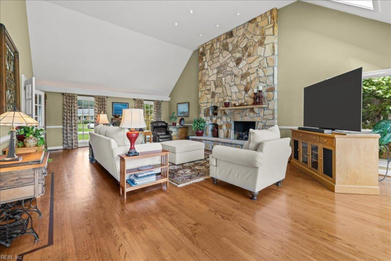 Photo 13 of 50 residential for sale in Virginia Beach virginia
