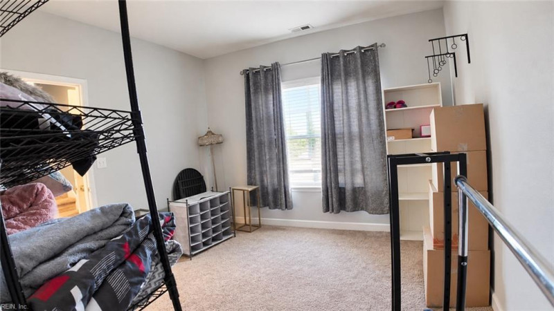 Photo 10 of 37 residential for sale in Portsmouth virginia