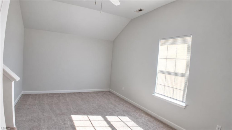Photo 11 of 37 residential for sale in Portsmouth virginia