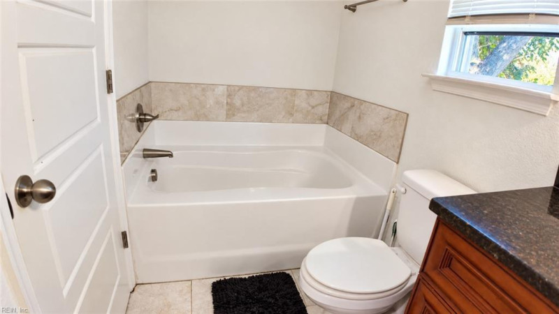 Photo 12 of 37 residential for sale in Portsmouth virginia