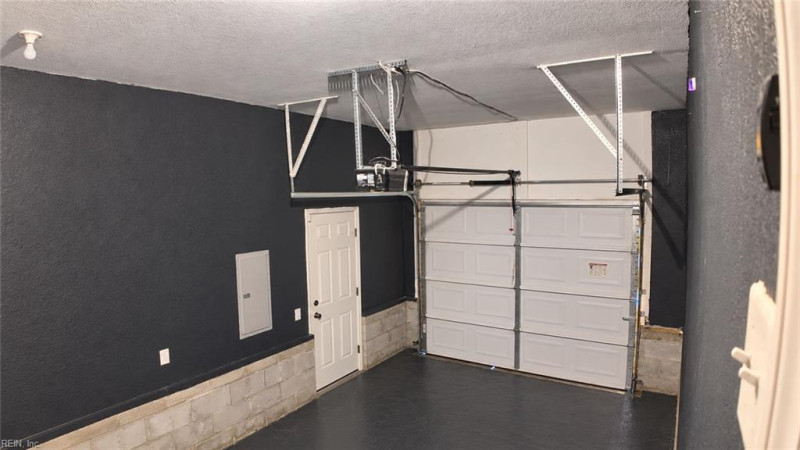 Photo 17 of 37 residential for sale in Portsmouth virginia