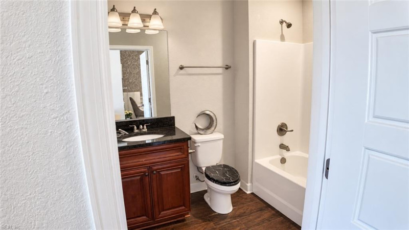 Photo 3 of 37 residential for sale in Portsmouth virginia