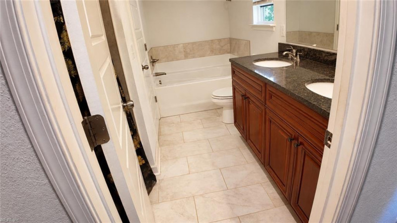 Photo 34 of 37 residential for sale in Portsmouth virginia