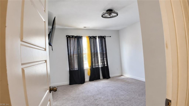 Photo 4 of 37 residential for sale in Portsmouth virginia