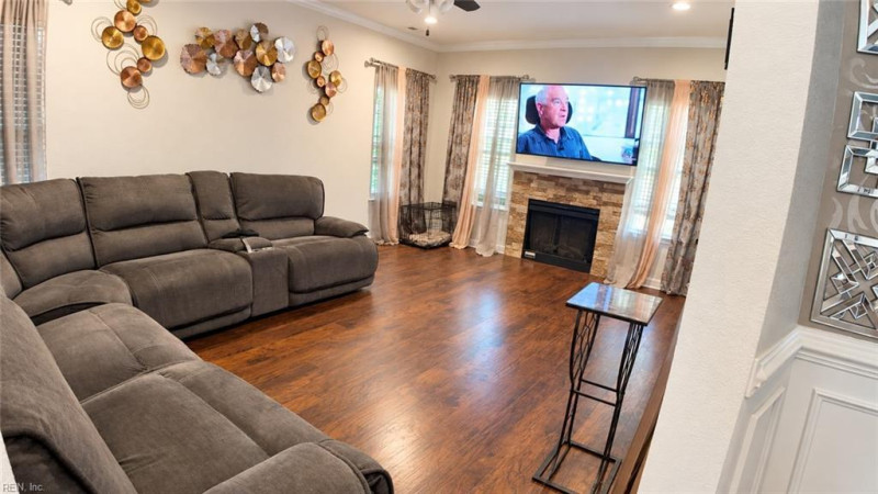 Photo 8 of 37 residential for sale in Portsmouth virginia