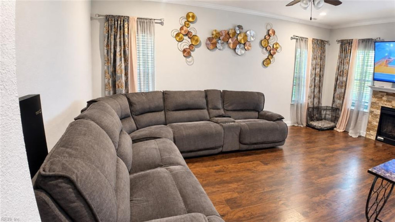 Photo 9 of 37 residential for sale in Portsmouth virginia