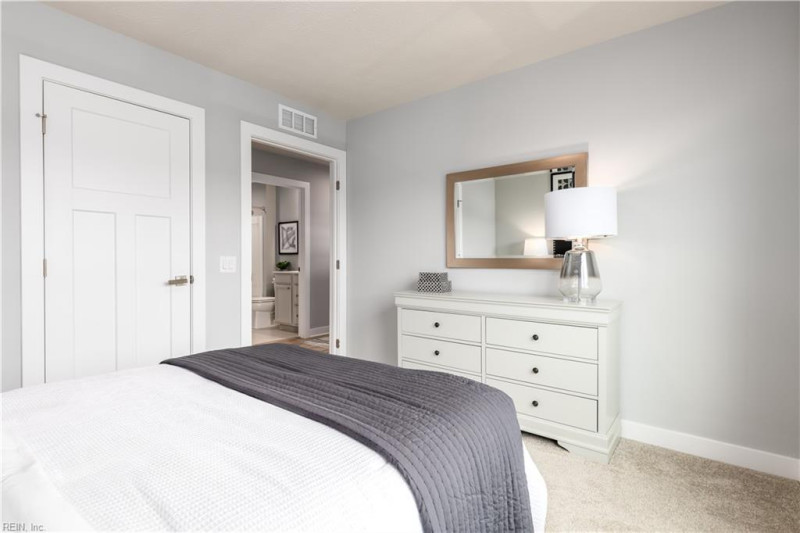 Photo 10 of 16 residential for sale in Suffolk virginia