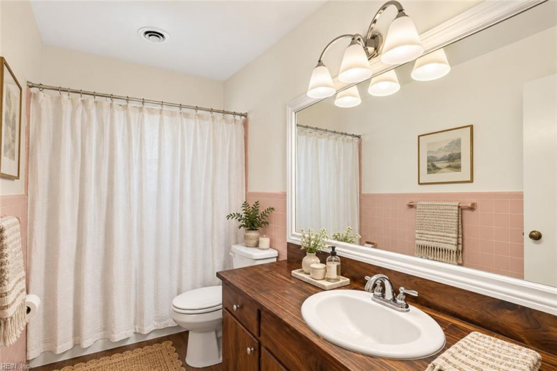 Photo 22 of 46 residential for sale in Portsmouth virginia