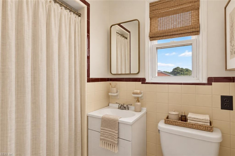 Photo 32 of 46 residential for sale in Portsmouth virginia