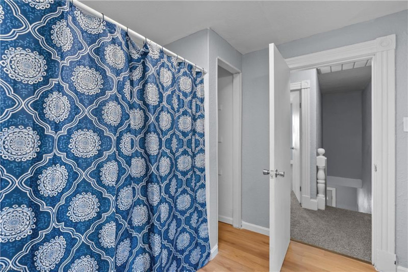 Photo 18 of 24 residential for sale in Chesapeake virginia