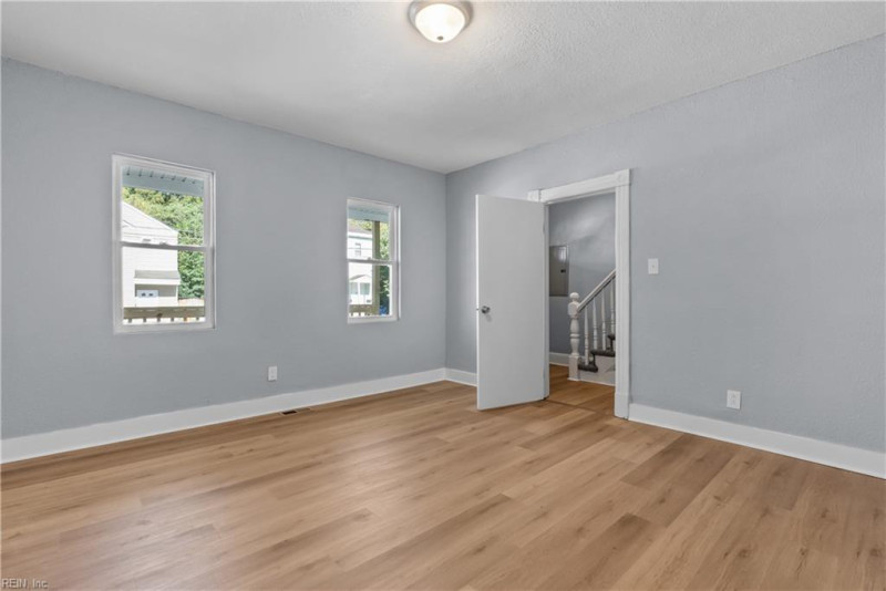 Photo 3 of 24 residential for sale in Chesapeake virginia