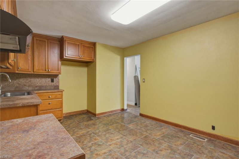 Photo 9 of 26 residential for sale in Chesapeake virginia Photo 9 of 26 residential for sale in Chesapeake virginia
