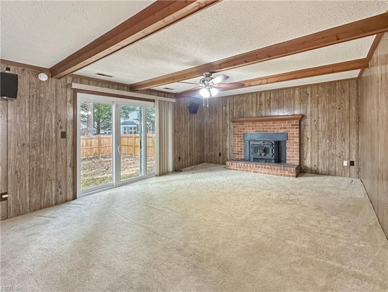Photo 11 of 29 residential for sale in Virginia Beach virginia