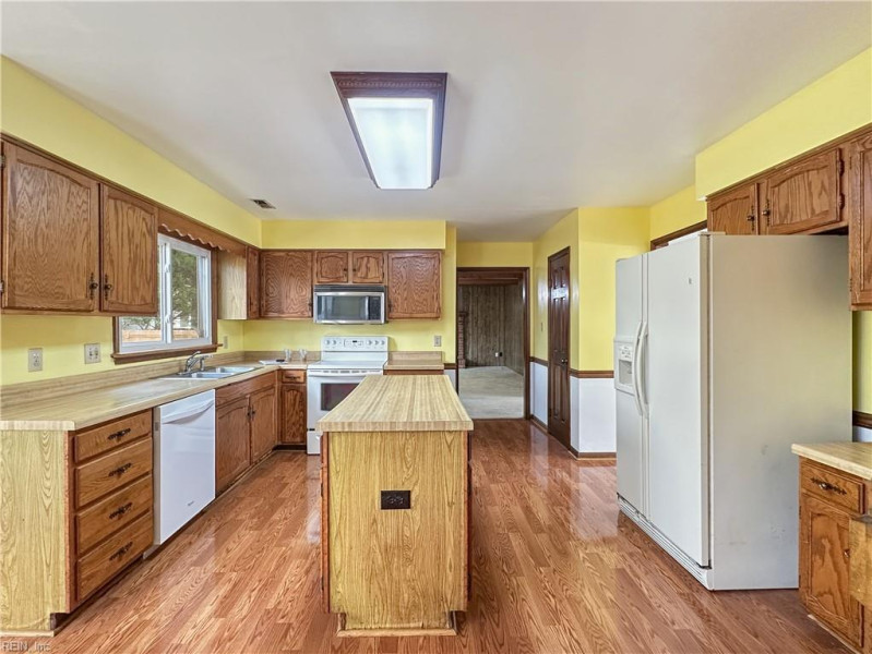 Photo 15 of 29 residential for sale in Virginia Beach virginia