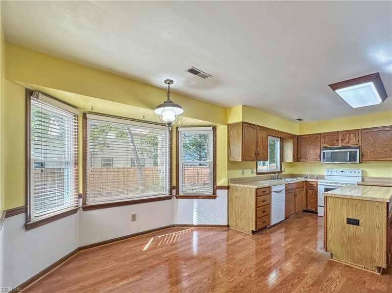 Photo 16 of 29 residential for sale in Virginia Beach virginia