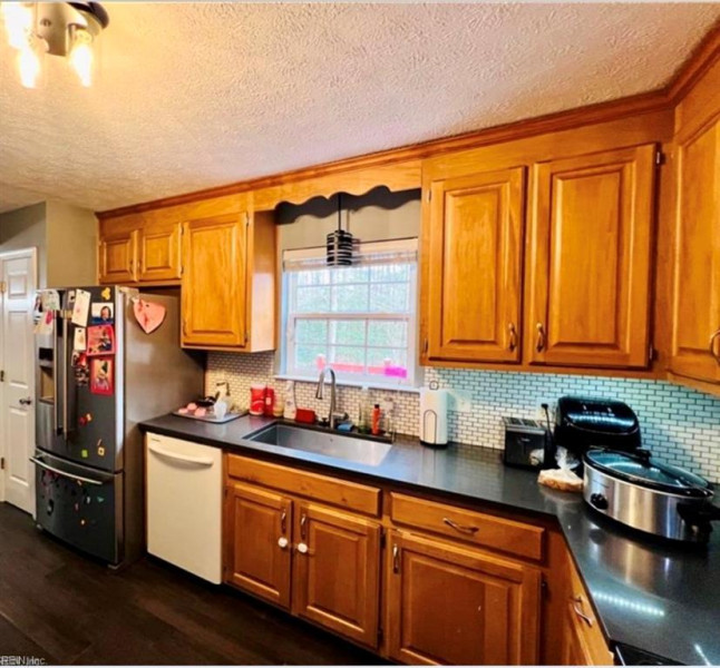 Photo 6 of 19 residential for sale in James City County virginia
