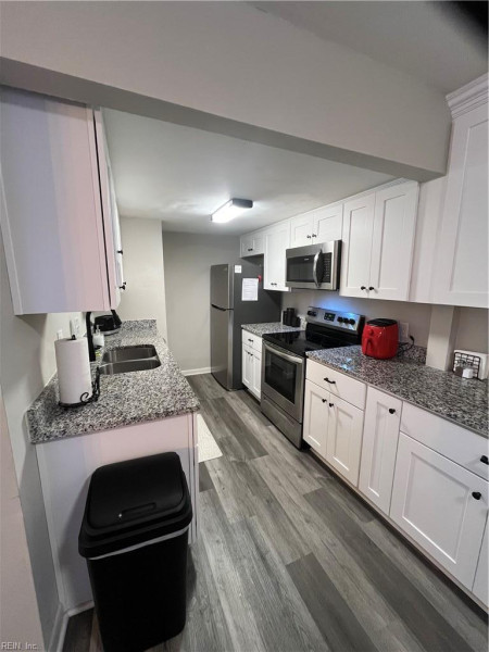 Photo 10 of 28 residential for sale in Chesapeake virginia