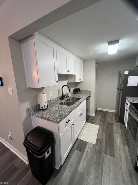 Photo 11 of 28 residential for sale in Chesapeake virginia