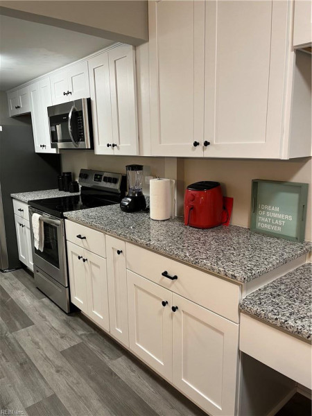 Photo 12 of 28 residential for sale in Chesapeake virginia