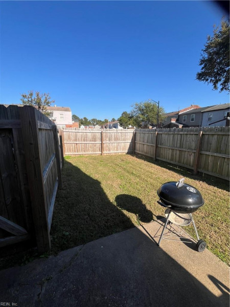 Photo 15 of 28 residential for sale in Chesapeake virginia