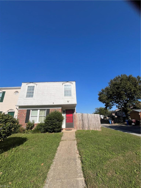 Photo 2 of 28 residential for sale in Chesapeake virginia