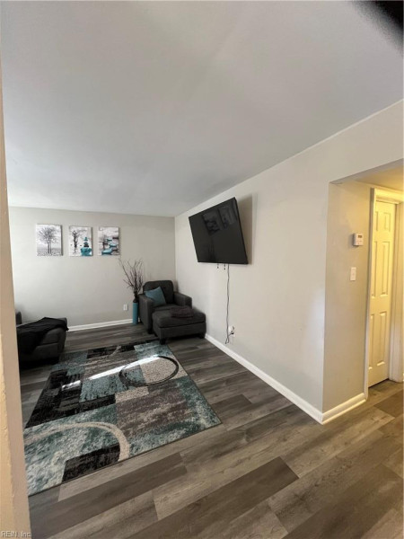 Photo 4 of 28 residential for sale in Chesapeake virginia