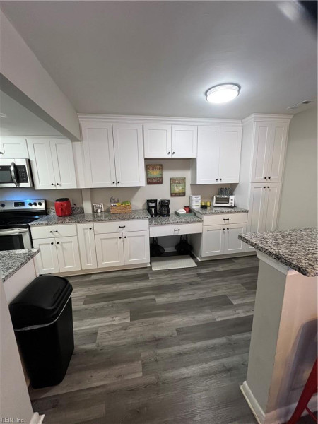 Photo 9 of 28 residential for sale in Chesapeake virginia