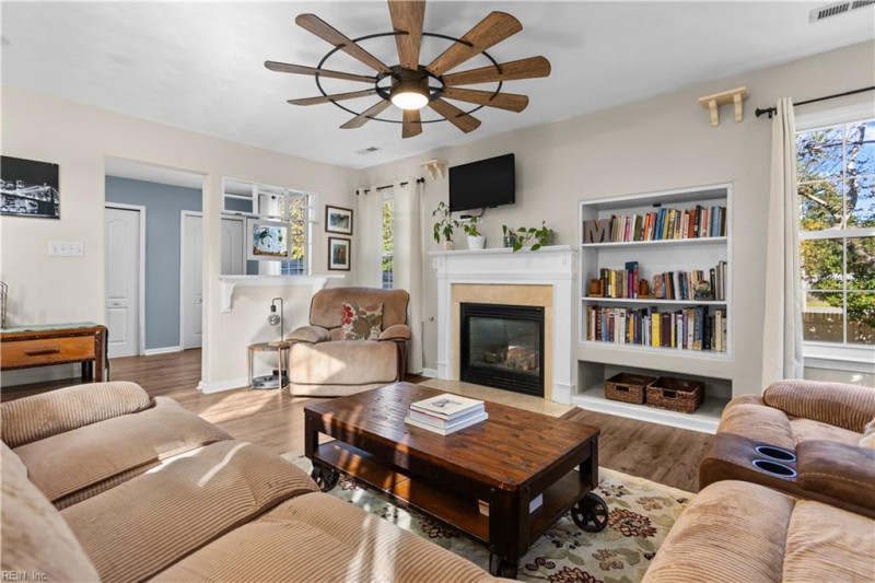 Photo 14 of 50 residential for sale in Chesapeake virginia