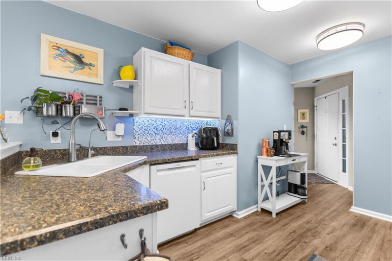 Photo 18 of 50 residential for sale in Chesapeake virginia