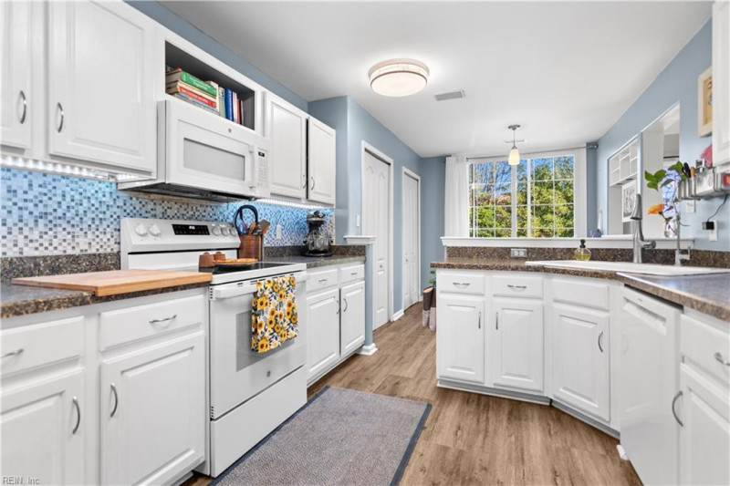 Photo 20 of 50 residential for sale in Chesapeake virginia