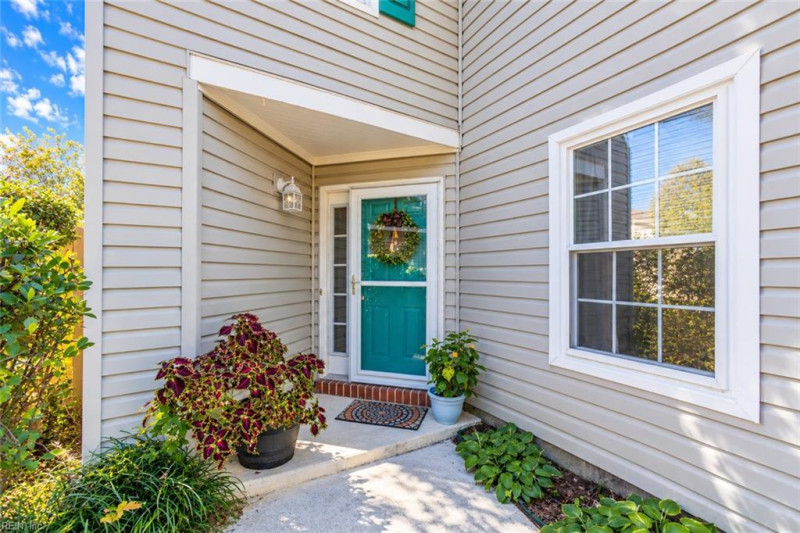 Photo 5 of 50 residential for sale in Chesapeake virginia