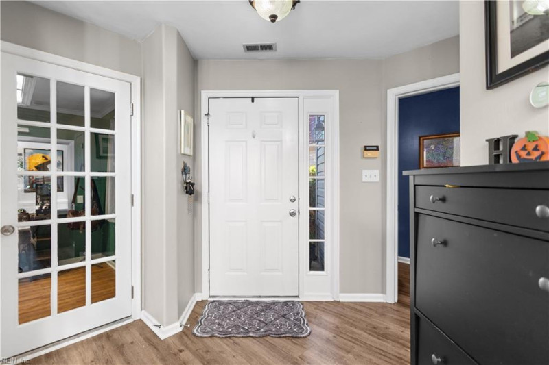 Photo 7 of 50 residential for sale in Chesapeake virginia