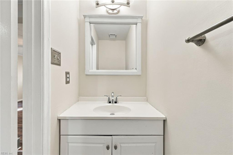 Photo 14 of 37 residential for sale in Virginia Beach virginia