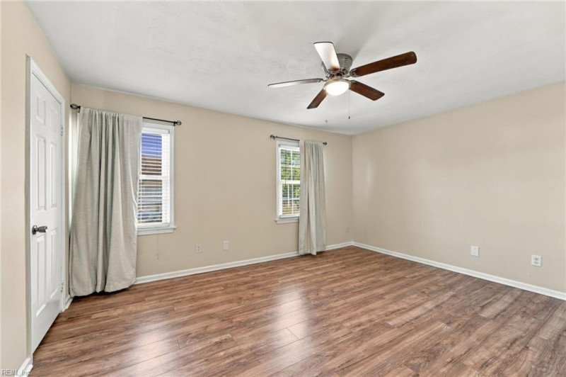 Photo 16 of 37 residential for sale in Virginia Beach virginia