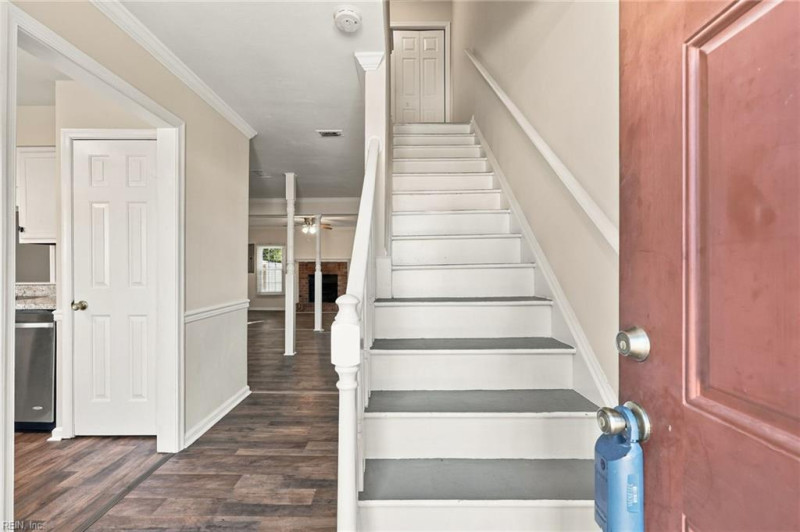 Photo 3 of 37 residential for sale in Virginia Beach virginia