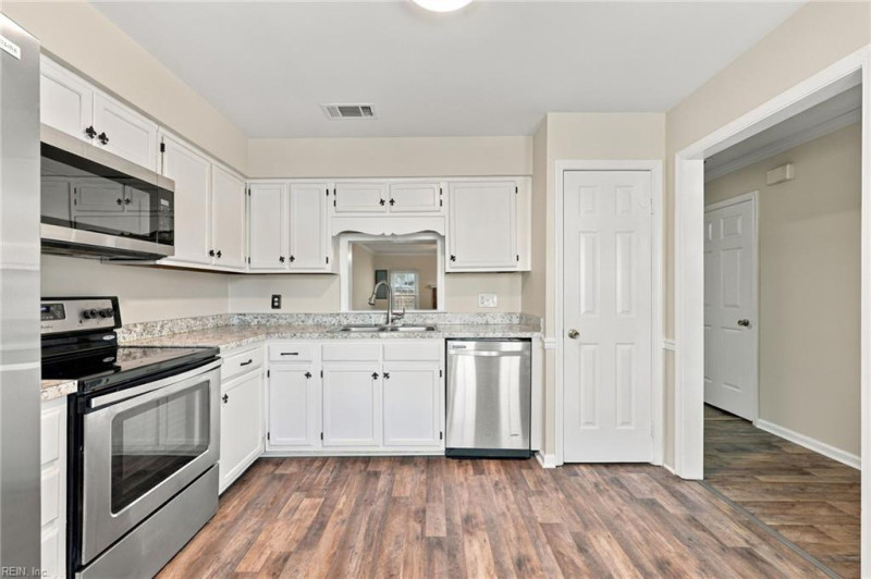Photo 7 of 37 residential for sale in Virginia Beach virginia
